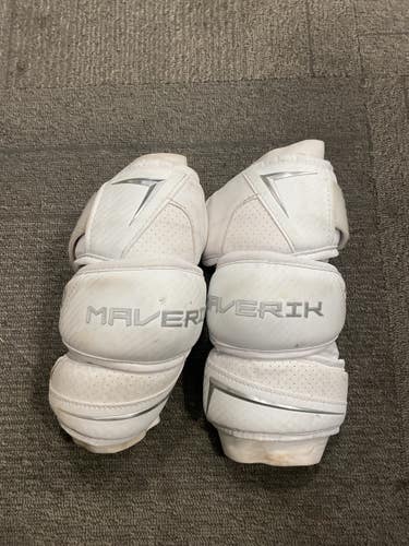 Used Maverik M6 Lacrosse Arm Pads/Guards White MD 11614-S000244352