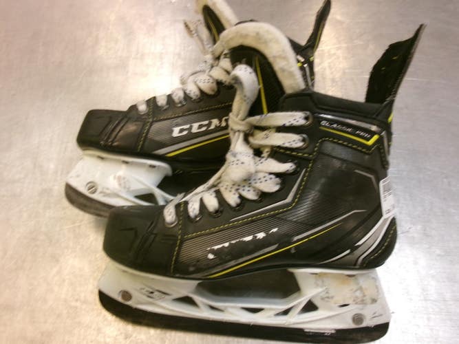 Used CCM TACKS CLASSIC PRO Junior Hockey Skate Junior 04 11339-S000207039