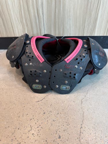 Medium Schutt SI 750 Shoulder Pads (Used) 13-14"