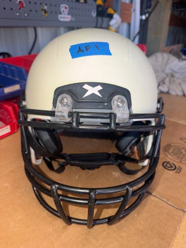 USED XENITH X2E+ YOUTH FOOTBALL HELMET - LARGE - WHITE