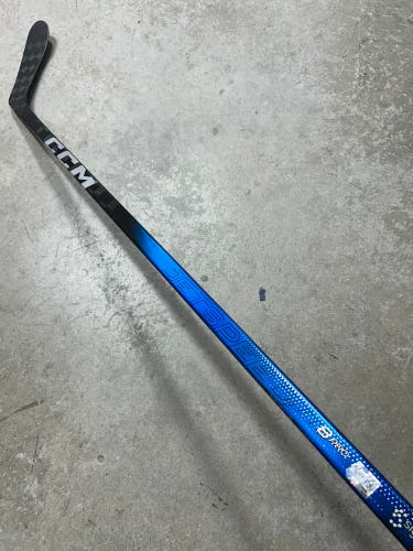 90 Flex P28 Senior CCM FT8 Pro Right Hand Hockey Stick (Used) Toronto Maple Leafs Pro Stock