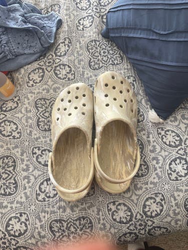 White Men's Size 13.0 (W 14.0) Adult Crocs Classic Clog Shoes (Used)