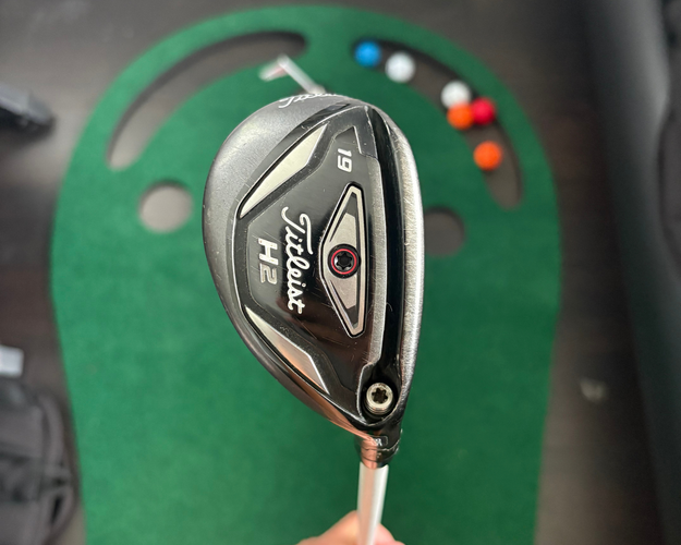 Titleist 816 H2 Right Handed Hybrid Stiff Flex Graphite Shaft (Used)