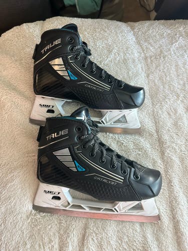 2024 True Catalyst 5x4 Hockey Goalie Skates Regular Width Size 2 (Used)