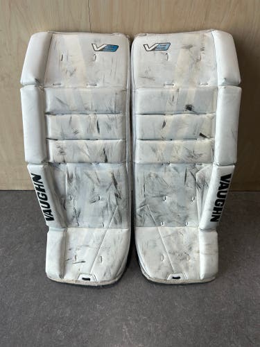 24"+2 Youth Vaughn Velocity V9 Goalie Leg Pads