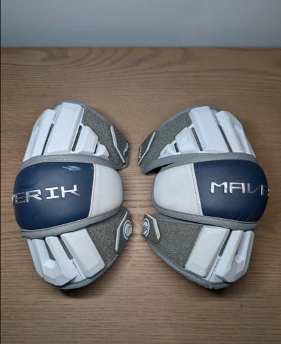 Navy/White Large Adult Maverik Max Arm Pads (Used)