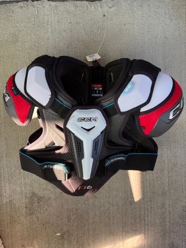 Small Senior CCM JetSpeed FT6 Shoulder Pads (Used)
