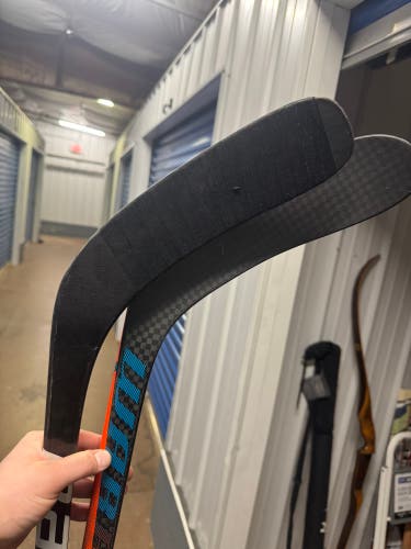 Senior Bauer Supreme S37 Right Handed Hockey Stick P88 77 Flex (Used)
