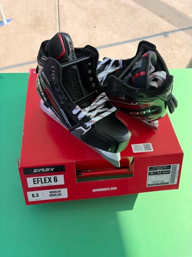 Intermediate CCM Extreme Flex 6 Hockey Goalie Skates Regular Width 6.5 (New)
