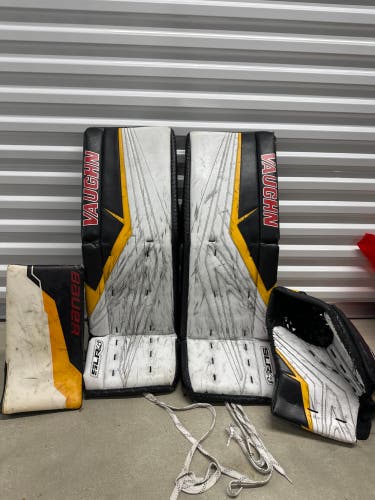 33" Vaughn SLR4 Pro Carbon Regular Goalie Full Set Pro Stock (Used)