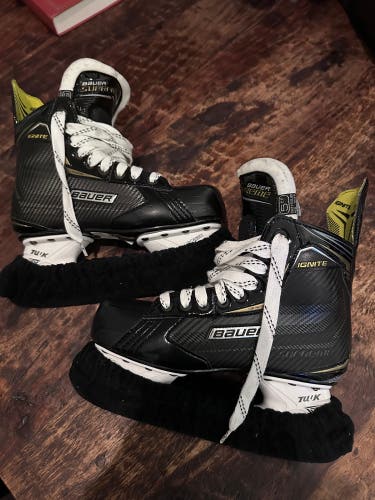 Bauer Supreme Ignite Pro Hockey Skates 5 (Used)