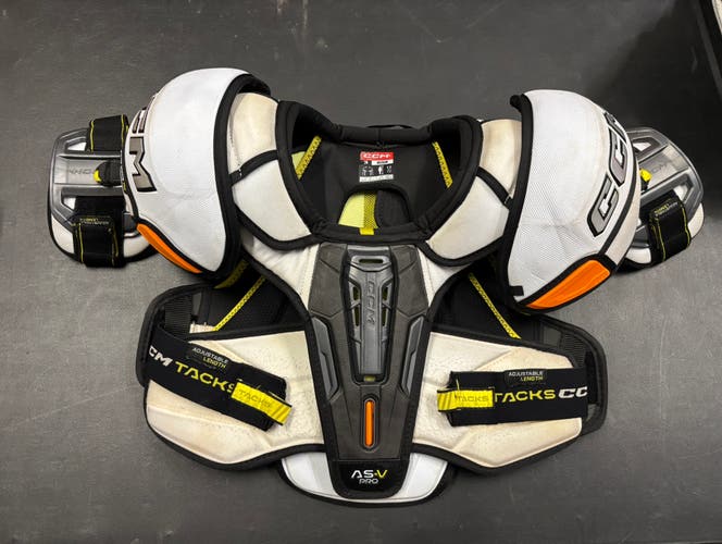 Men's Medium Senior CCM Tacks AS-V Pro Shoulder Pads (Used)
