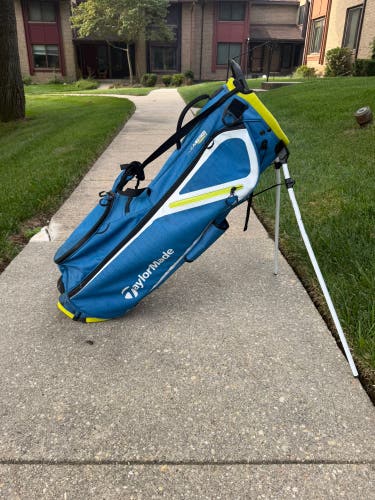 TaylorMade FlexTech Stand Golf  Bag