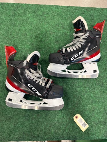 Intermediate CCM JetSpeed Control (SMU) Hockey Skates (Wide) Size 6.5 (Used)