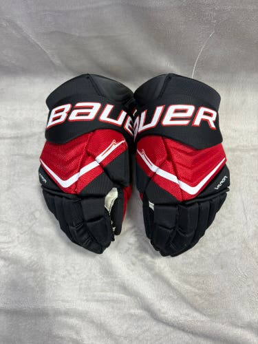 Red Senior Bauer Vapor Flylite Gloves 13" (Used)