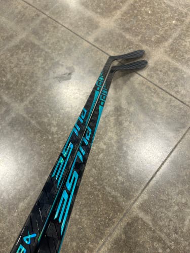 Senior Bauer Pulse Hockey Stick Right Handed P28 70 Flex (Used)
