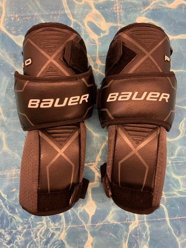 Intermediate Bauer Pro Goalie Knee Pads (Used)