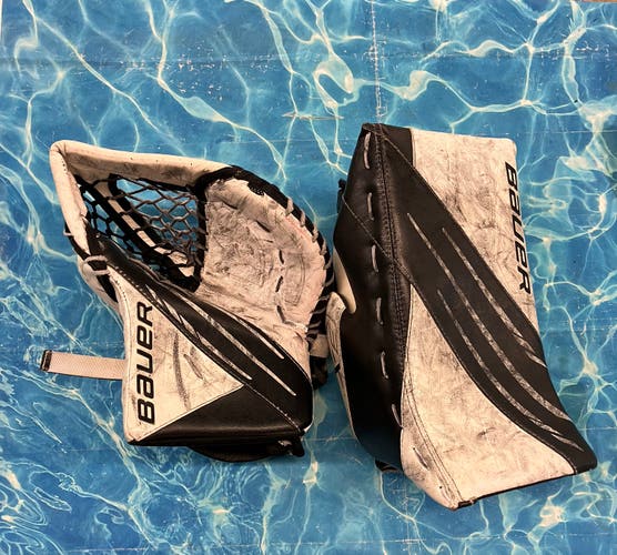 White Intermediate Bauer Vapor 3X Goalie Gloves & Blockers Regular (Used)