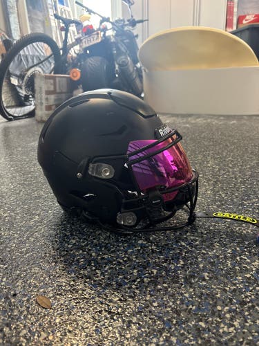 Black Adult Medium Riddell SpeedFlex Helmet (Used)