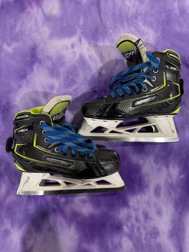 Junior Bauer GSX Hockey Goalie Skates Regular Width Size 3 (Used)