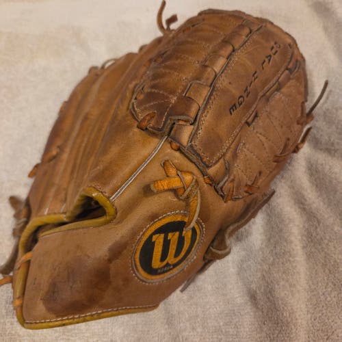 Wilson RH A2160 Pro Model Jim "Catfish" Hunter Baseball Glove 11.5" (Used)