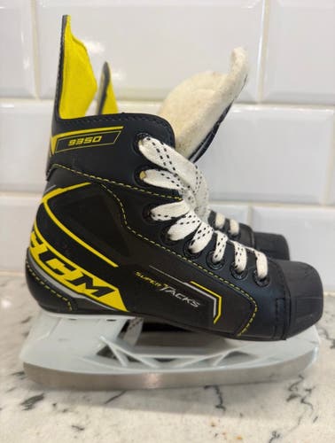2020 CCM Super Tacks 9350 Hockey Skates 13 (Used)