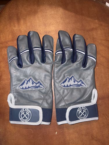 Blue and gray Red Rock Baseball Batting Gloves (New) Short Cuff size Medium