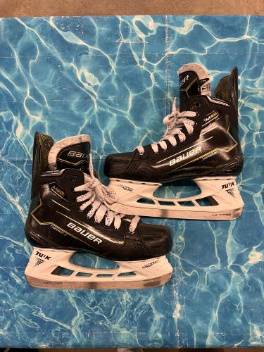 Senior Bauer Supreme M40 Hockey Skates 7.5 (Used)