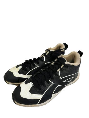 Used Under Armour LEADOFF MID BB/SB Cleats Black And White Junior 03.5 11692-S000157449