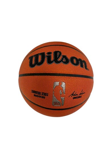 Used Wilson SIGNATURE SERIES Basketball Adult Indoor 29 1/2" 11692-S000157543