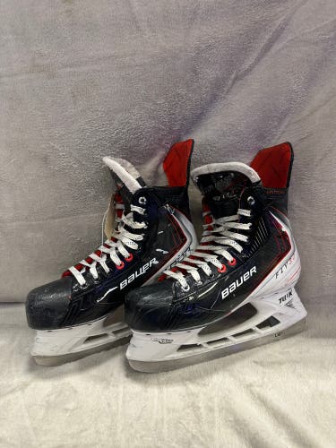 Senior Bauer Vapor Fly30 Hockey Skates Regular Width 10 (Used)