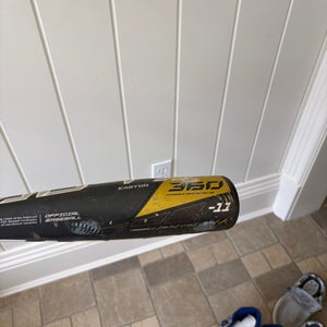 Louisville Slugger Bat (-11) 17 oz 28" (Used)
