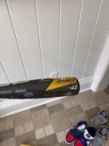 Louisville Slugger Bat (-11) 17 oz 28" (Used)