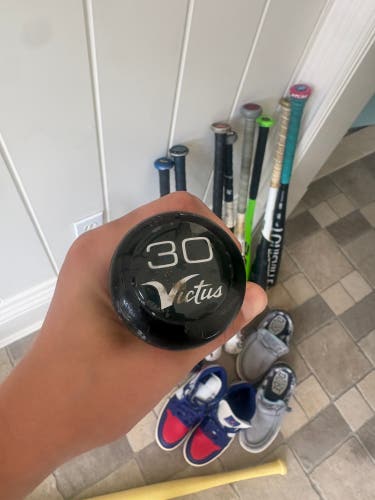 Victus Bat 30" (Used)
