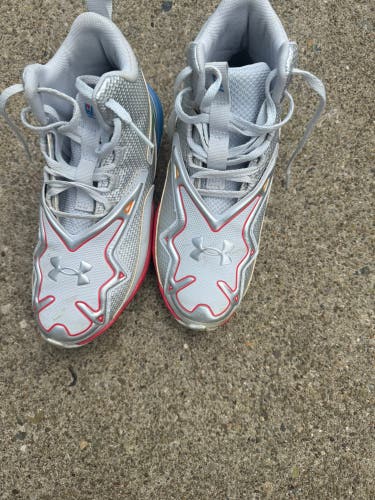 Kid's 4.5Y (Big Kids / Youth) Under Armour Bryce harper (Used)