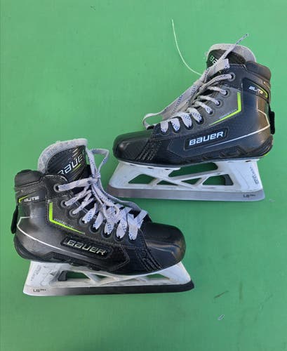 Intermediate Bauer Elite Hockey Goalie Skates Size 4.5 Fit 2
