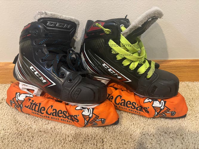 CCM JetSpeed FT460 Hockey Goalie Skates Regular Width Size 2.5 (Used)