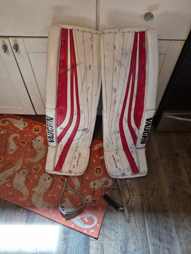 34" 2017 Vaughn Goalie Leg Pads Pro Stock (Used)