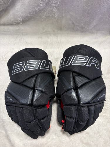 Black Intermediate Bauer Vapor Fly 40 Gloves 13" (Used)