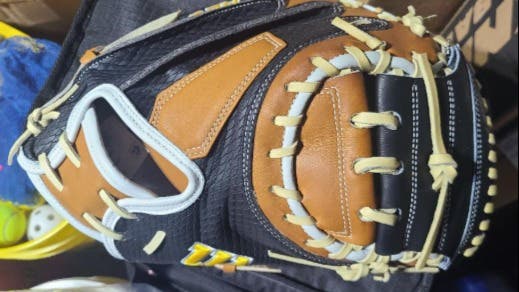2024 Wilson RH Catcher's A2000 M23 Baseball Glove 33.5" (New)