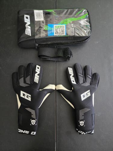 ONE OG1 Midnight Goalkeeper Gloves Sz 9.5 Negative Cut Black/White Latex