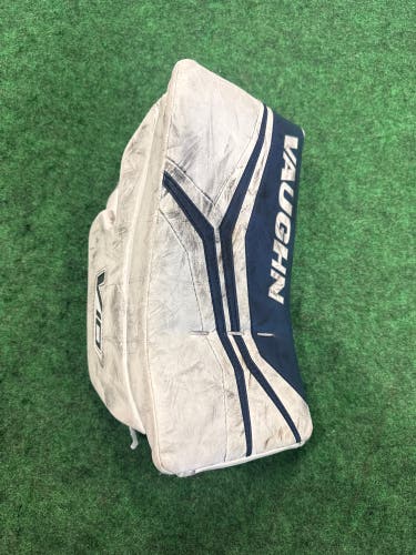 White & Blue Vaughn Velocity V10 Goalie Blocker Regular (Used)