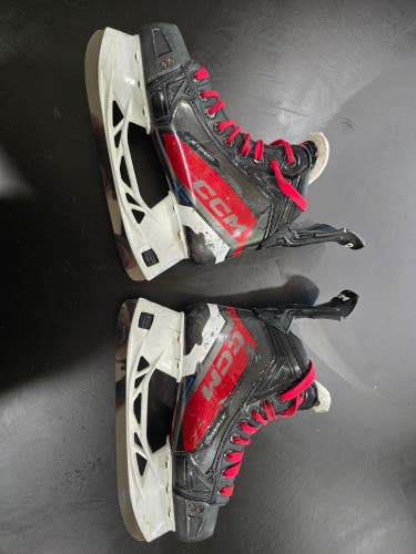 CCM JetSpeed FT 680 Hockey Skates Regular Width Size 4.5 (Used)