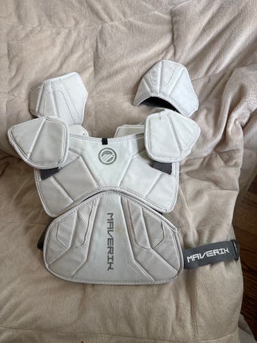 Medium Adult Maverik M5 Shoulder Pads (Used)