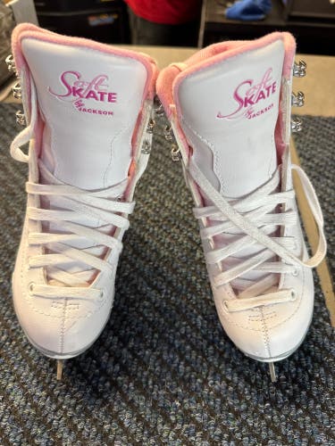 Soft Skates Figure Skates B Junior 1 (Used)