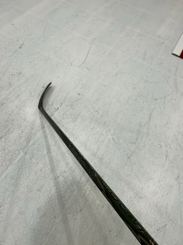 Junior Bauer Vapor FlyLite LH Hockey Stick · Camo · P28 · 50 Flex (Used)