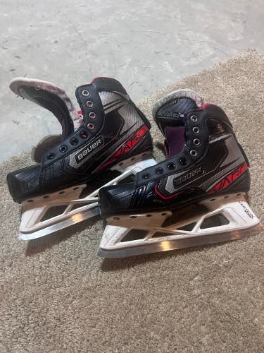 2019 Bauer Vapor X2.7 Hockey Goalie Skates Regular Width Size 5.5 (Used)