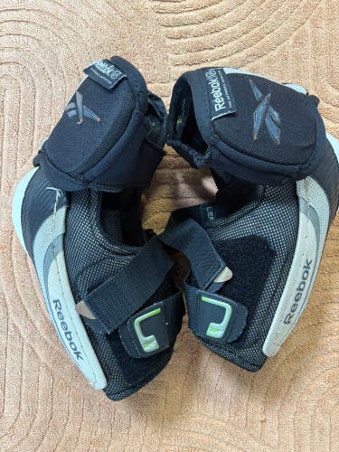 Senior Small Reebok 8K Elbow Pads (Used)