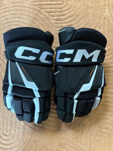 Black Senior CCM Tacks XF Pro Gloves 15" (Used)