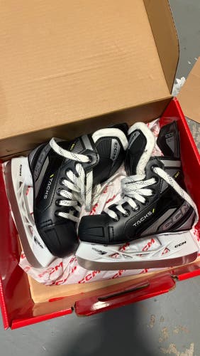 2022 CCM Tacks AS580 Hockey Skates Regular Width 11 (Used)
